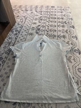 Old Navy Light Gray Short Sleeve Polo Top